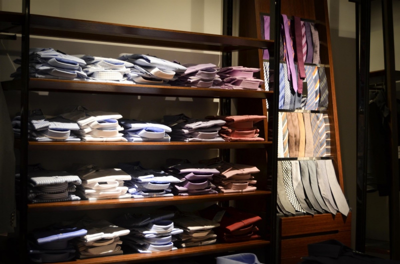 boutique-LUCERAM-min_shirts_exhibition_shop_shopping_shelf_buy_business_clothing-940715